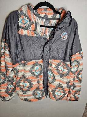 Buc-ees Full-Zip Aztec Fleece Jacket Size L Multicolor Texas Gas Station EUC